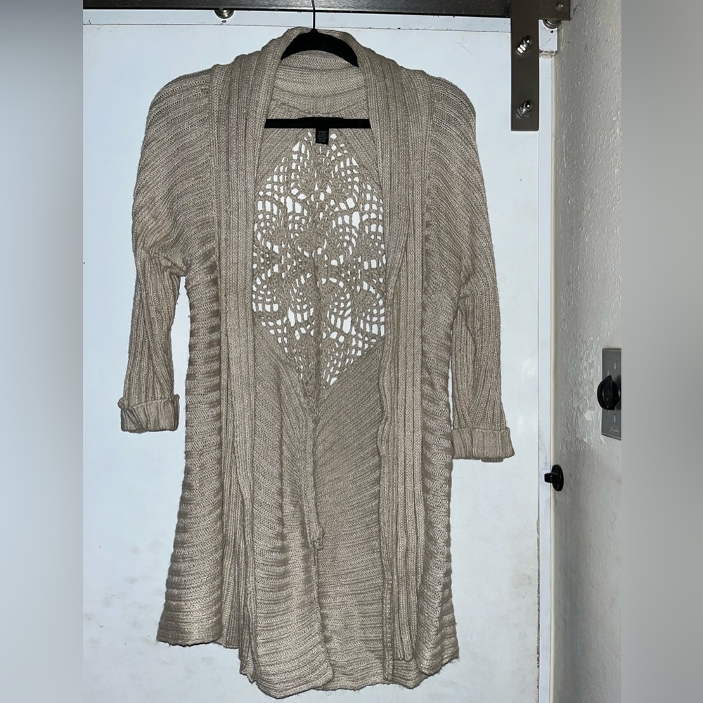David Kahn Beige, open front, sweater with crochet design on back